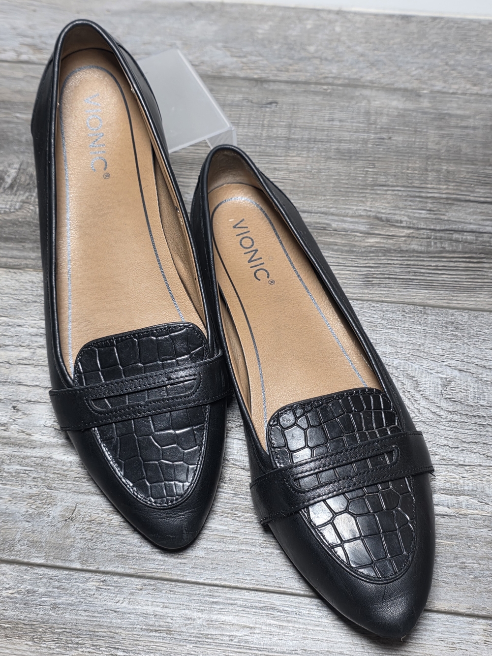 Vionic Women's Savannah Croc-Emossed Pointed Toe Loafers Sz 9